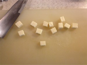 ベビーチーズを切る