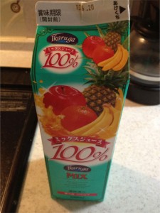 果汁100％ミックスジュース