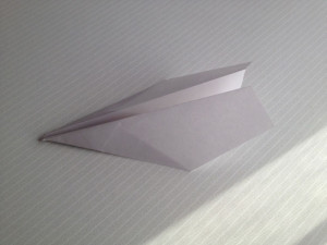 世界一飛ぶ紙飛行機完成
