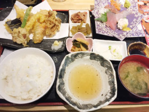 天ぷらと刺身定食